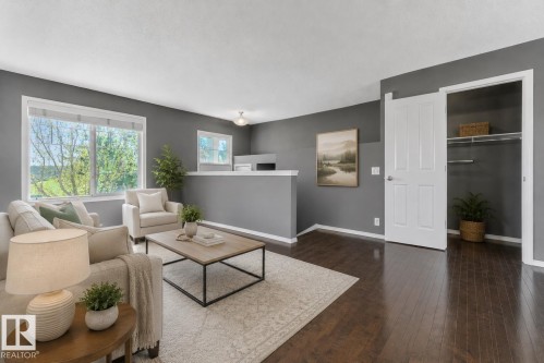 48 3075 Trelle Crescent, Edmonton, AB - Indoor Photo Showing Living Room