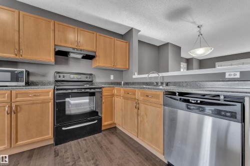 48 3075 Trelle Crescent, Edmonton, AB - Indoor Photo Showing Kitchen