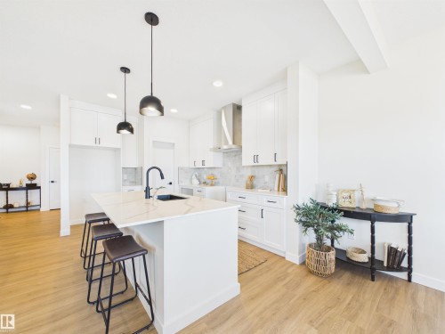 53 Sumac Close, Fort Saskatchewan, AB - Indoor Photo Showing Kitchen With Upgraded Kitchen