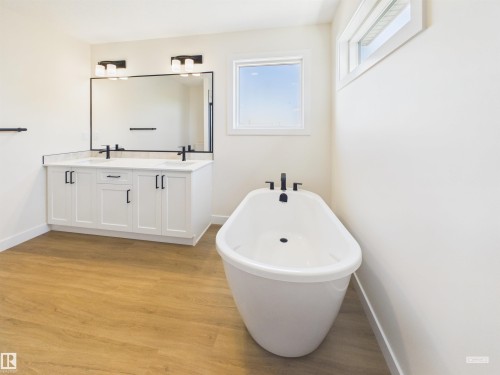 53 Sumac Close, Fort Saskatchewan, AB - Indoor Photo Showing Bathroom
