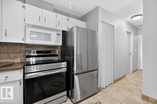 1066 Knottwood Road E, Edmonton, AB - Indoor Photo Showing Kitchen