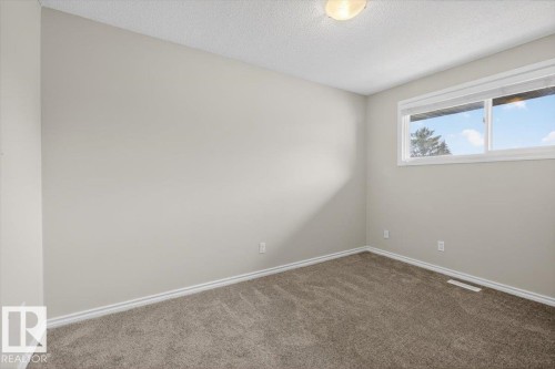 1066 Knottwood Road E, Edmonton, AB - Indoor Photo Showing Other Room