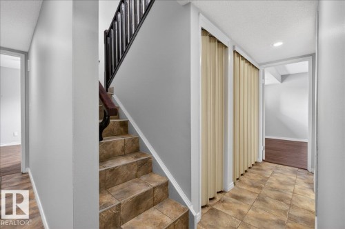 1066 Knottwood Road E, Edmonton, AB - Indoor Photo Showing Other Room