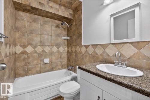 1066 Knottwood Road E, Edmonton, AB - Indoor Photo Showing Bathroom