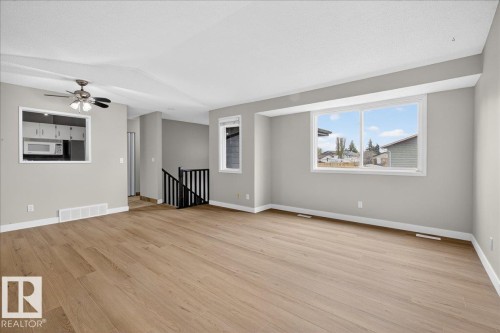 1066 Knottwood Road E, Edmonton, AB - Indoor