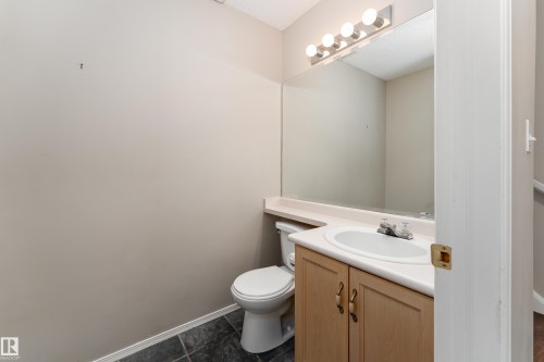 121 Bulyea Road, Edmonton, AB - Indoor Photo Showing Bathroom