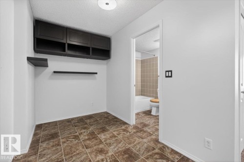 117 12035 22 Av, Edmonton, AB - Indoor