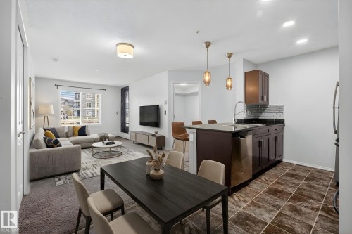 117 12035 22 Av, Edmonton, AB - Indoor