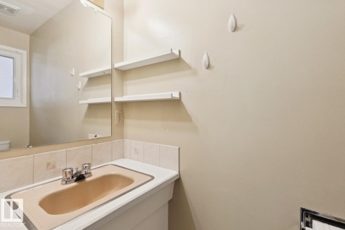 11451 48 Avenue, Edmonton, AB - Indoor Photo Showing Bathroom