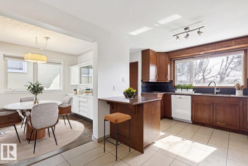11451 48 Avenue, Edmonton, AB - Indoor
