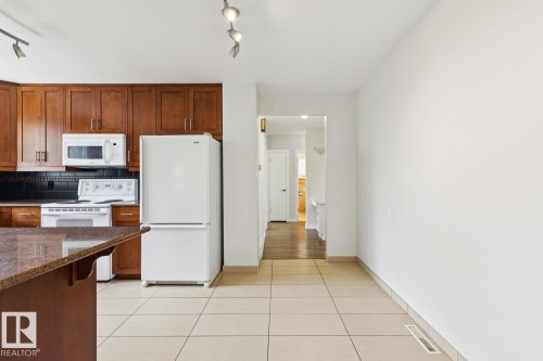 11451 48 Avenue, Edmonton, AB - Indoor Photo Showing Kitchen