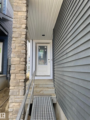 2362 Muckleplum Way, Edmonton, AB - Outdoor