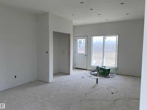8795 Edgemont Link, Edmonton, AB - Indoor Photo Showing Other Room