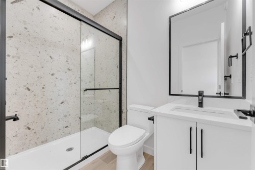 232 24 Street, Edmonton, AB - Indoor Photo Showing Bathroom