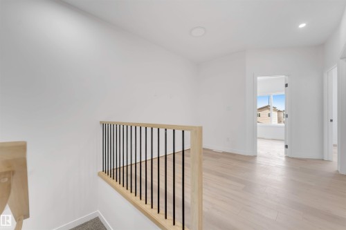 232 24 Street, Edmonton, AB - Indoor Photo Showing Other Room