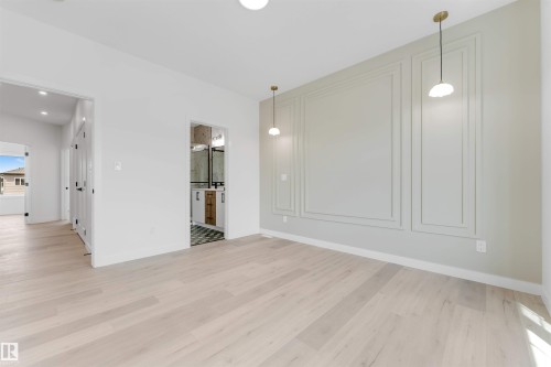232 24 Street, Edmonton, AB - Indoor Photo Showing Other Room