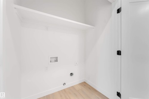 232 24 Street, Edmonton, AB - Indoor Photo Showing Other Room