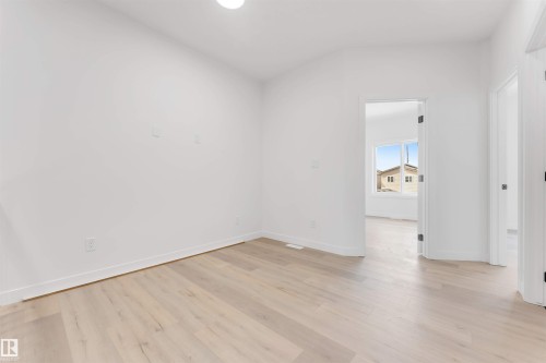 232 24 Street, Edmonton, AB - Indoor Photo Showing Other Room