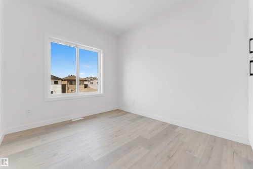 232 24 Street, Edmonton, AB - Indoor Photo Showing Other Room