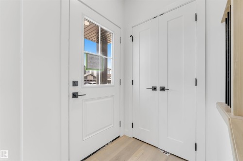 232 24 Street, Edmonton, AB - Indoor Photo Showing Other Room