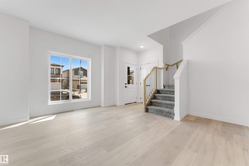 232 24 Street, Edmonton, AB - Indoor Photo Showing Other Room