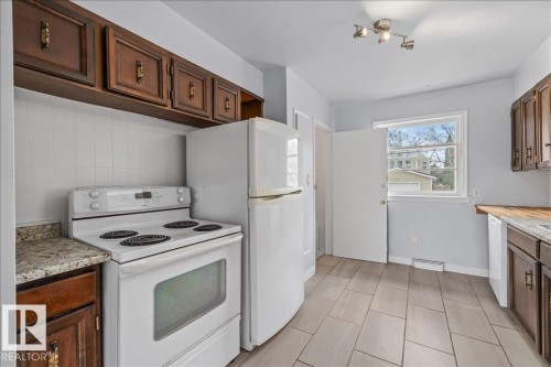 11227 52 Street, Edmonton, AB - Indoor Photo Showing Kitchen