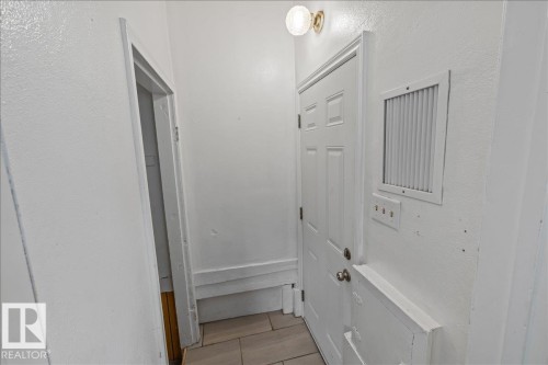 11227 52 Street, Edmonton, AB - Indoor Photo Showing Other Room