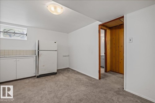 11227 52 Street, Edmonton, AB - Indoor Photo Showing Other Room