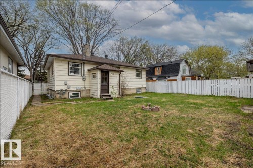 11227 52 Street, Edmonton, AB - Outdoor