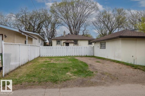 11227 52 Street, Edmonton, AB - Outdoor