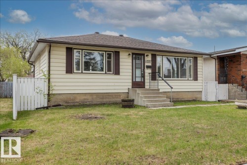 11227 52 Street, Edmonton, AB - Outdoor