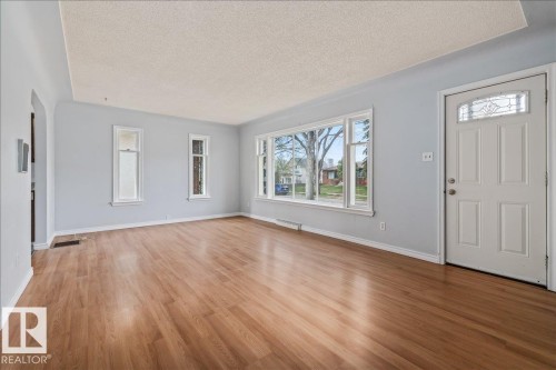 11227 52 Street, Edmonton, AB - Indoor Photo Showing Other Room