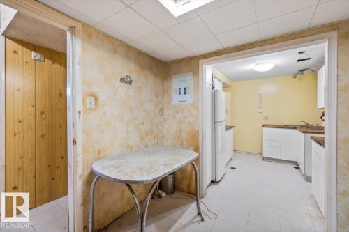 9732 64 Street, Edmonton, AB - Indoor