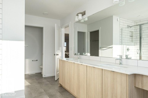 2312 160 Street Sw, Edmonton, AB - Indoor Photo Showing Bathroom