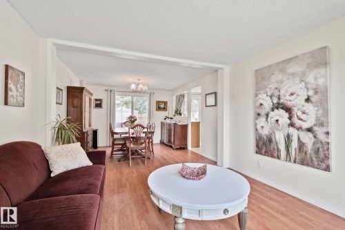 97 Ridgewood Terrace, St. Albert, AB - Indoor Photo Showing Living Room