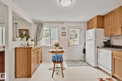 97 Ridgewood Terrace, St. Albert, AB - Indoor Photo Showing Kitchen
