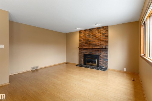 44 Whitehall Crescent, St. Albert, AB - Indoor Photo Showing Living Room With Fireplace