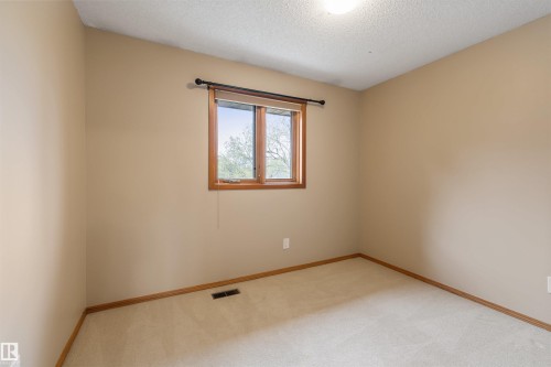 44 Whitehall Crescent, St. Albert, AB - Indoor Photo Showing Other Room