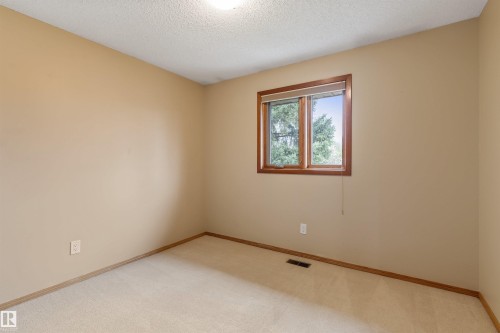 44 Whitehall Crescent, St. Albert, AB - Indoor Photo Showing Other Room