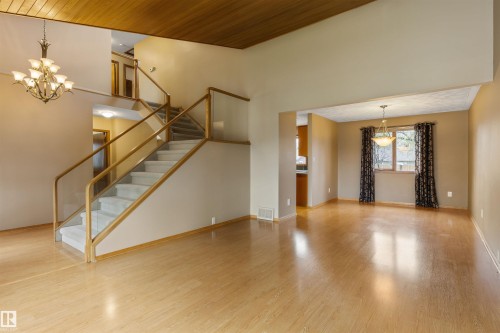 44 Whitehall Crescent, St. Albert, AB - Indoor Photo Showing Other Room