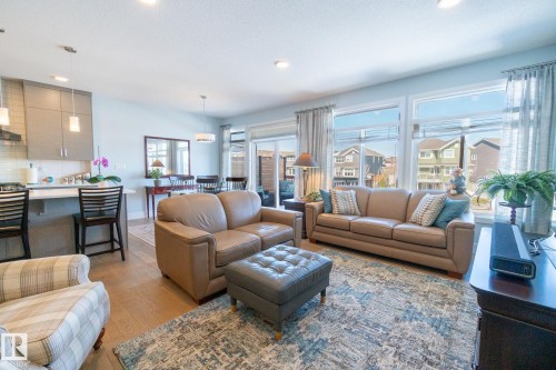4910 Hawthorn Place, Edmonton, AB - Indoor Photo Showing Living Room