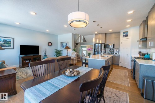 4910 Hawthorn Place, Edmonton, AB - Indoor