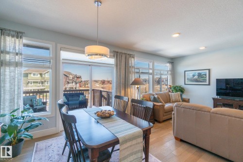 4910 Hawthorn Place, Edmonton, AB - Indoor
