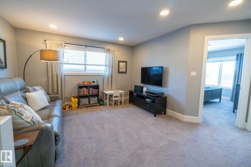 4910 Hawthorn Place, Edmonton, AB - Indoor Photo Showing Living Room