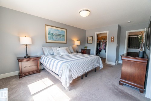 4910 Hawthorn Place, Edmonton, AB - Indoor Photo Showing Bedroom