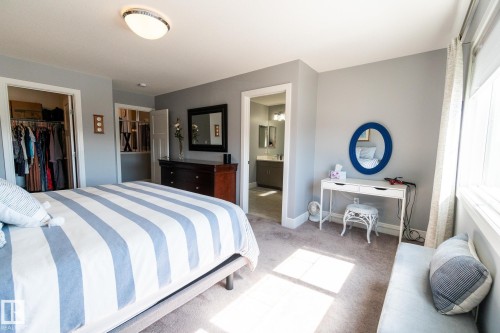 4910 Hawthorn Place, Edmonton, AB - Indoor Photo Showing Bedroom