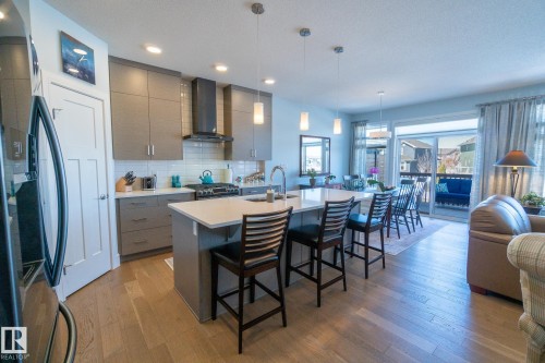 4910 Hawthorn Place, Edmonton, AB - Indoor