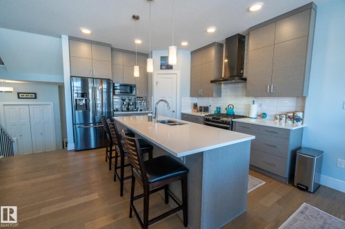 4910 Hawthorn Place, Edmonton, AB - Indoor Photo Showing Kitchen With Double Sink With Upgraded Kitchen
