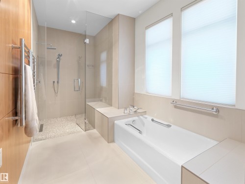 28 Riverside Crescent, Edmonton, AB - Indoor Photo Showing Bathroom