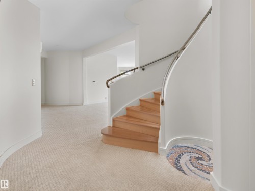 28 Riverside Crescent, Edmonton, AB - Indoor Photo Showing Other Room